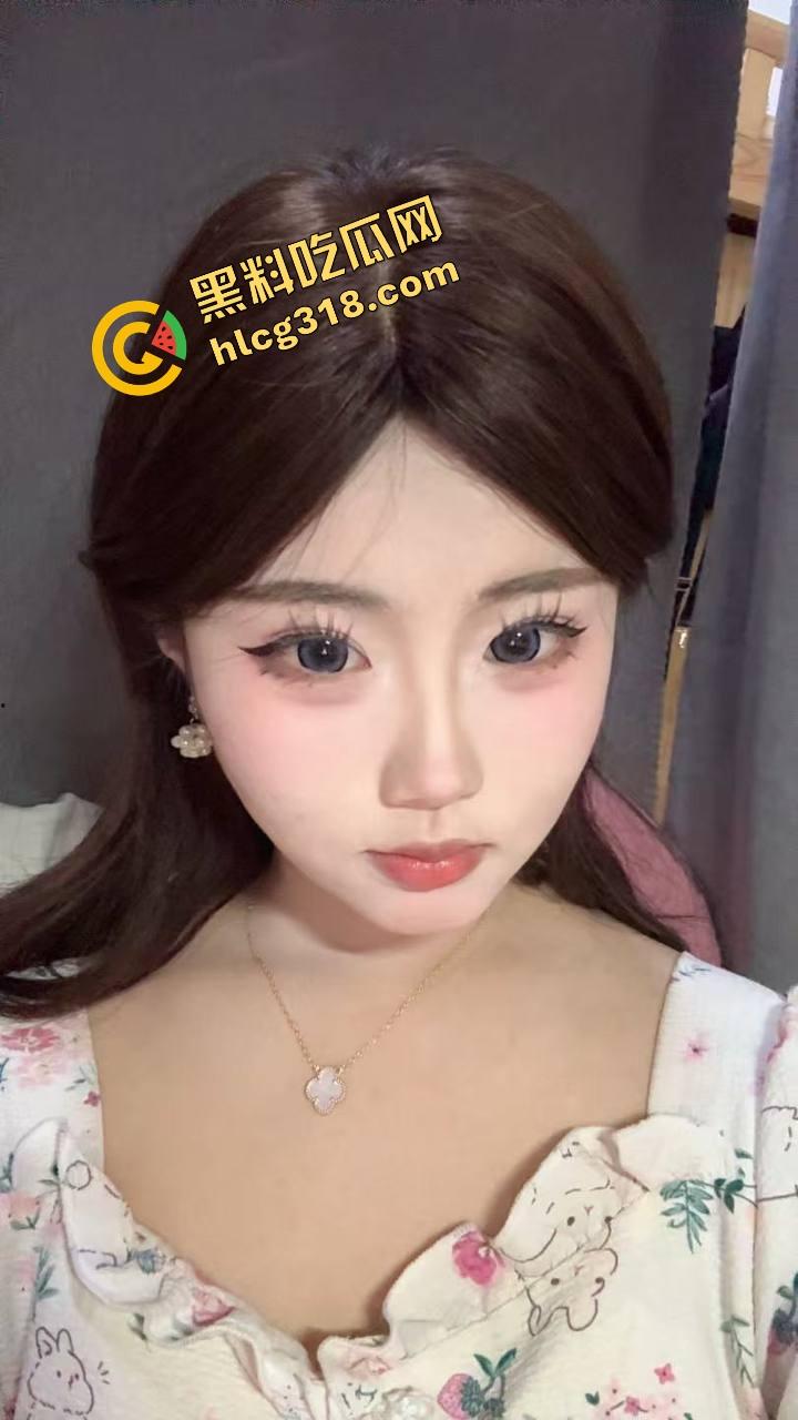 亲子互动会开成骚货会？老流氓家长装裤兜伸手偷吃桃子，女老师还点头微笑跟学生互动！  第4张