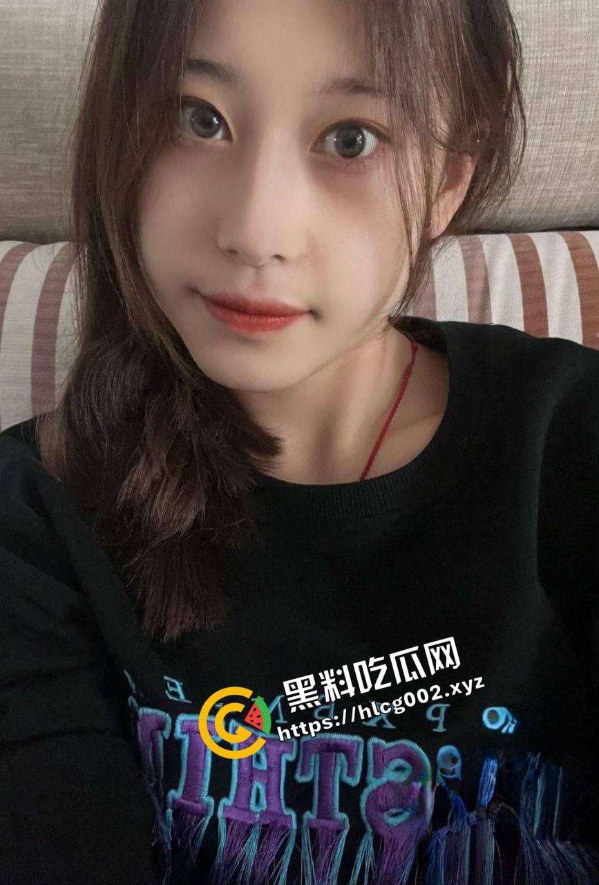 四川乐山师范学院美女『王静静』跟男友做爱还要边打麻将 一边享受游戏激情一边享受性爱快感！  第2张