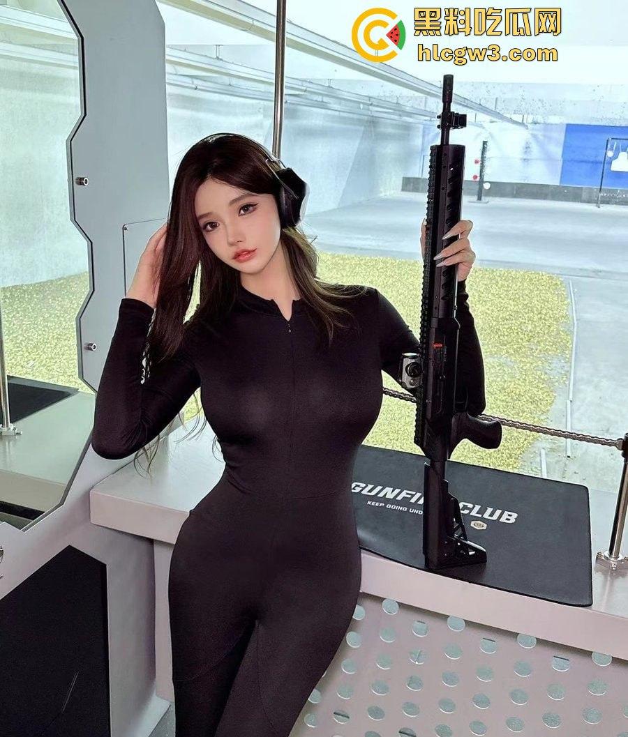 上海极品TS『刘依依』美到让直男怀疑人生 这颜值炸裂打破次元壁 上半身绝杀 你敢认是TS吗？  第3张