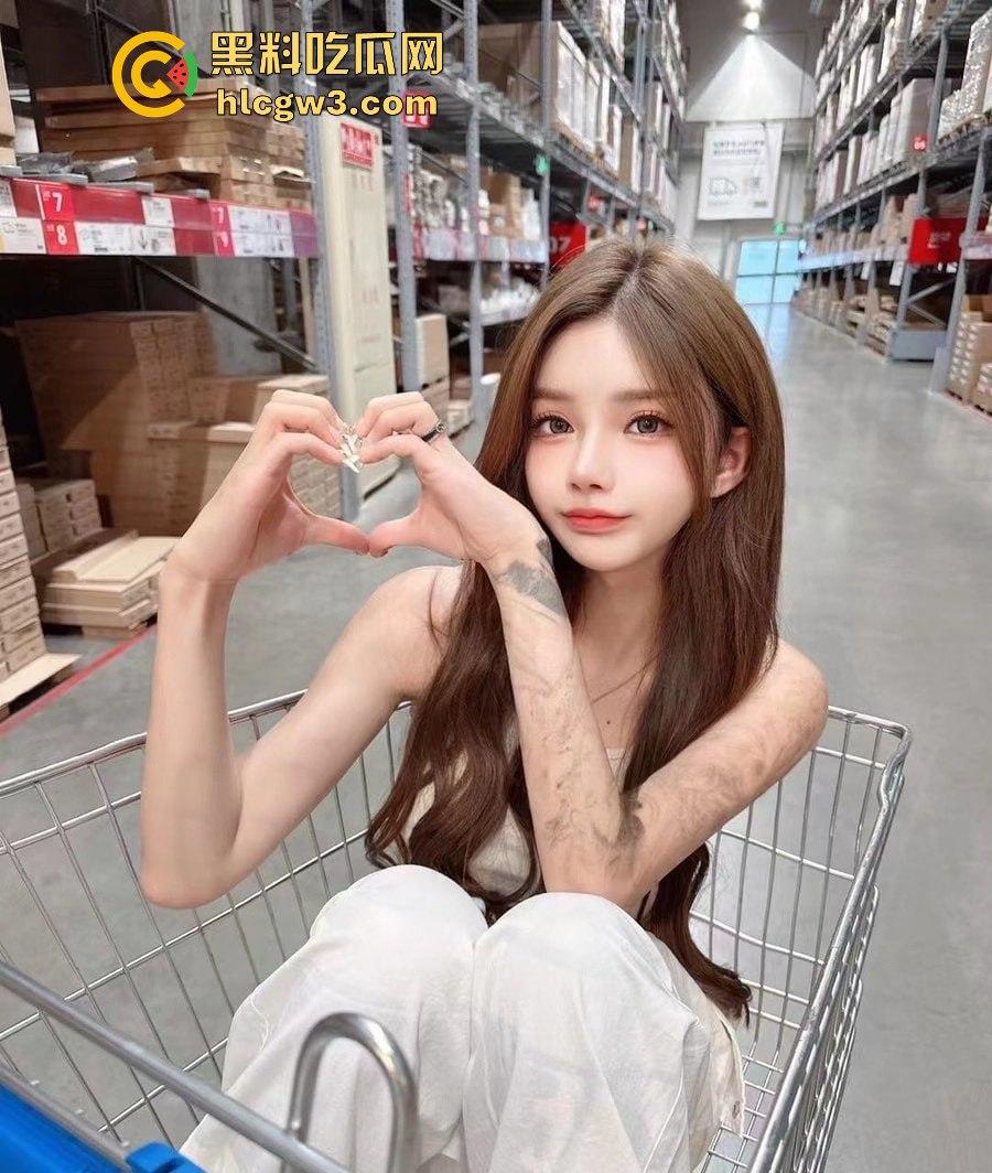 上海极品TS『刘依依』美到让直男怀疑人生 这颜值炸裂打破次元壁 上半身绝杀 你敢认是TS吗？  第10张