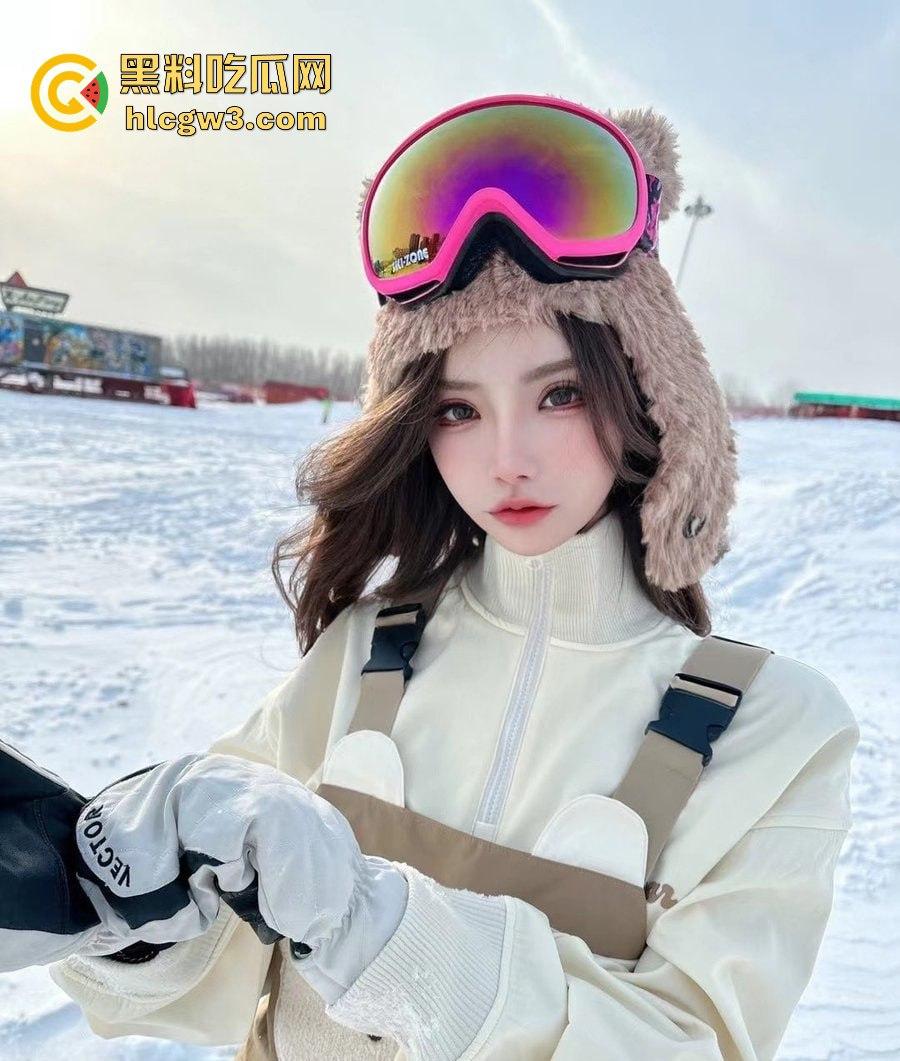 上海极品TS『刘依依』美到让直男怀疑人生 这颜值炸裂打破次元壁 上半身绝杀 你敢认是TS吗？  第15张