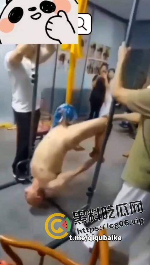 中华有神功！坠蛋神功 大师屌可坠千斤 屌可拉星辰 大师发功坠蛋合集  第1张