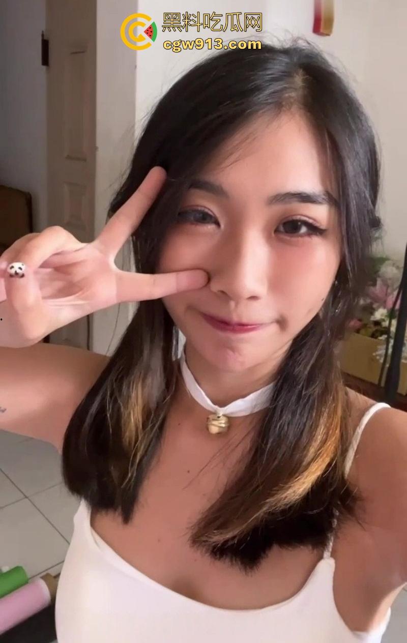 OF性感博主【Bunnybrownie】最新作品流出，被大屌无套狂野输出，炮机抽插淫水四溅，每一帧都是精品！  第2张