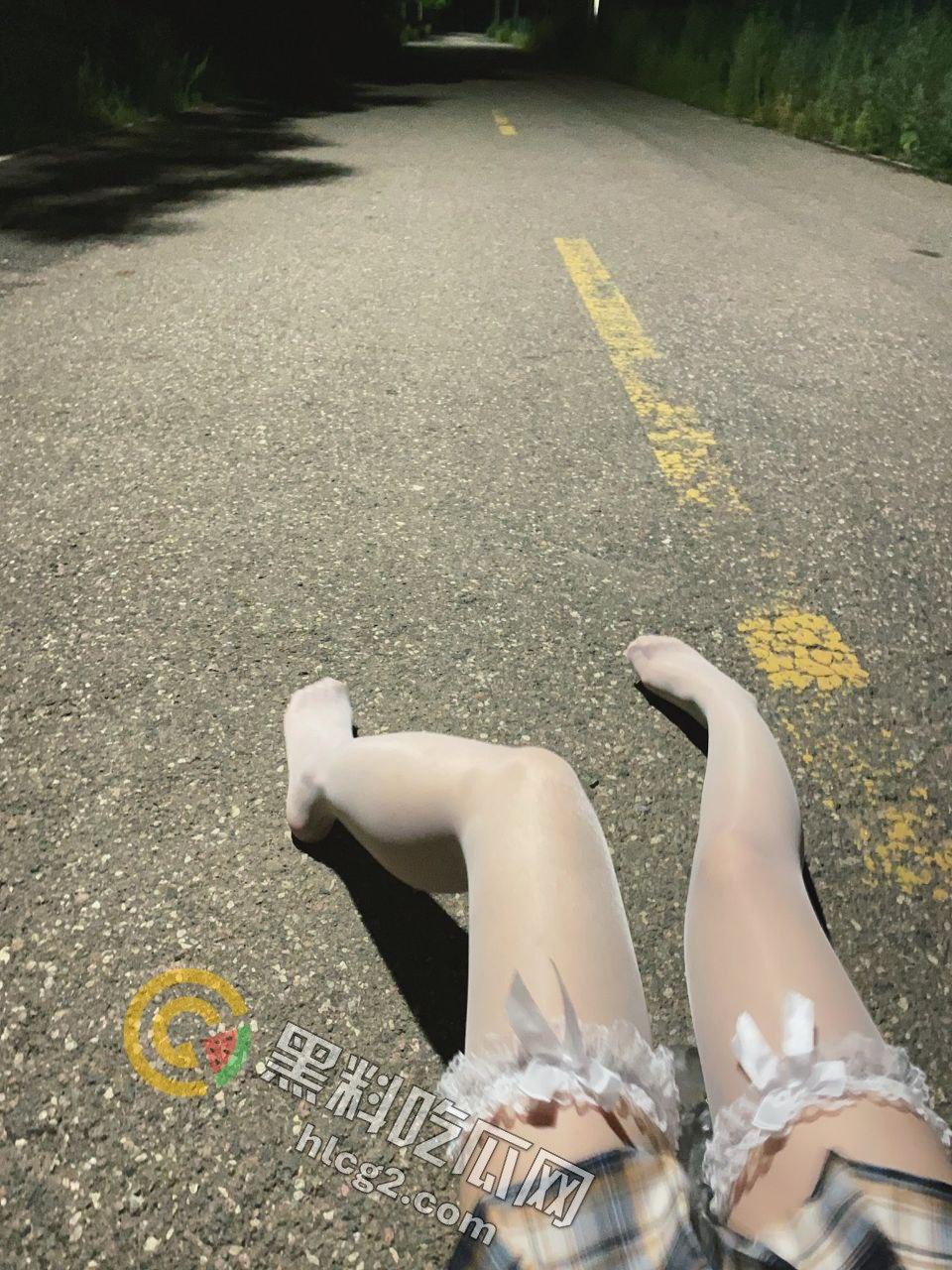 28CM 巨屌假阳具插逼，骚气十足的露出视频震撼曝光！  第6张