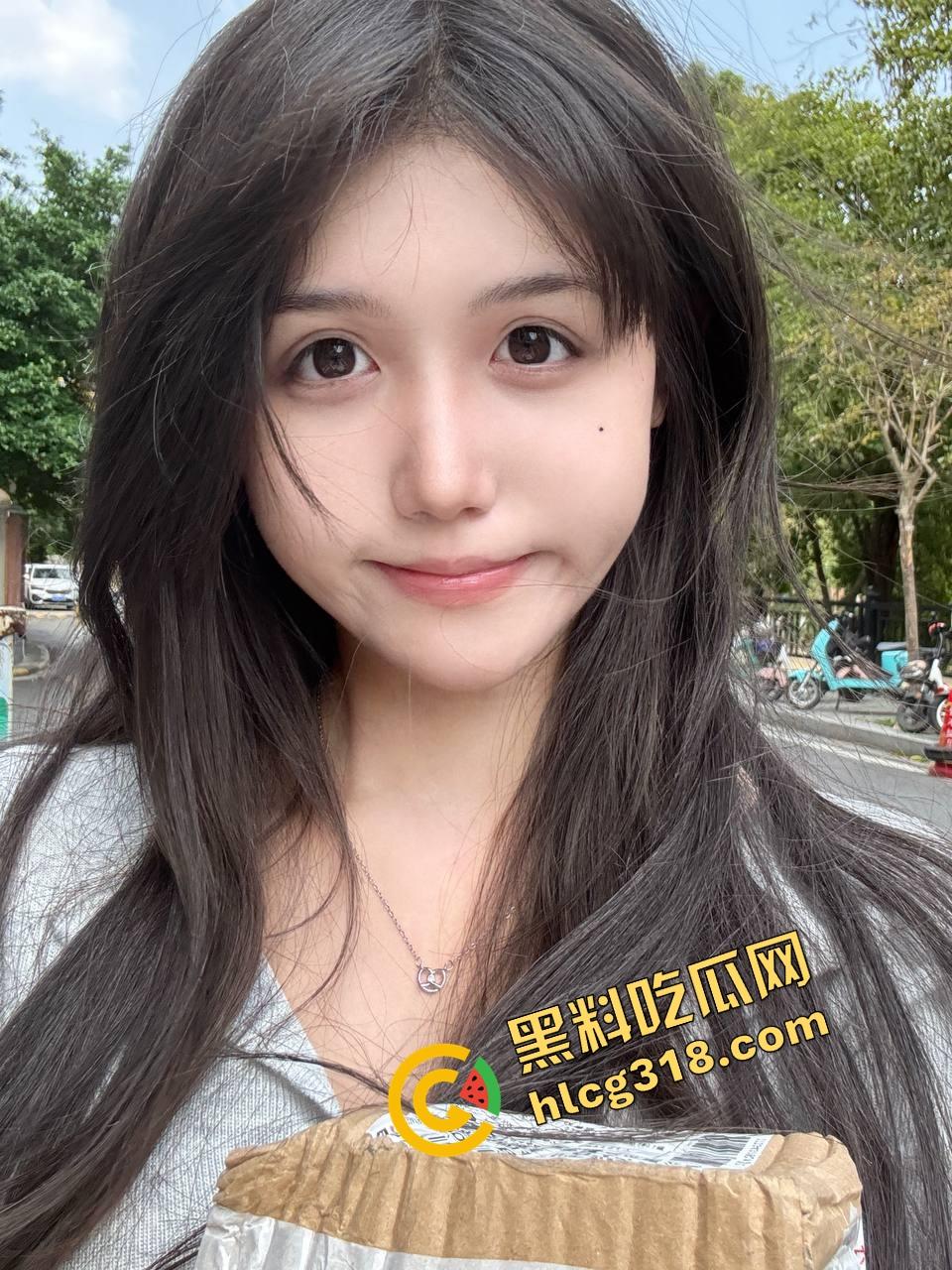 纹的时候笑得像疯子，洗的时候哭得像狗，精神小妹胸口洗纹身，找到接盘侠就开始洗过往了？  第4张