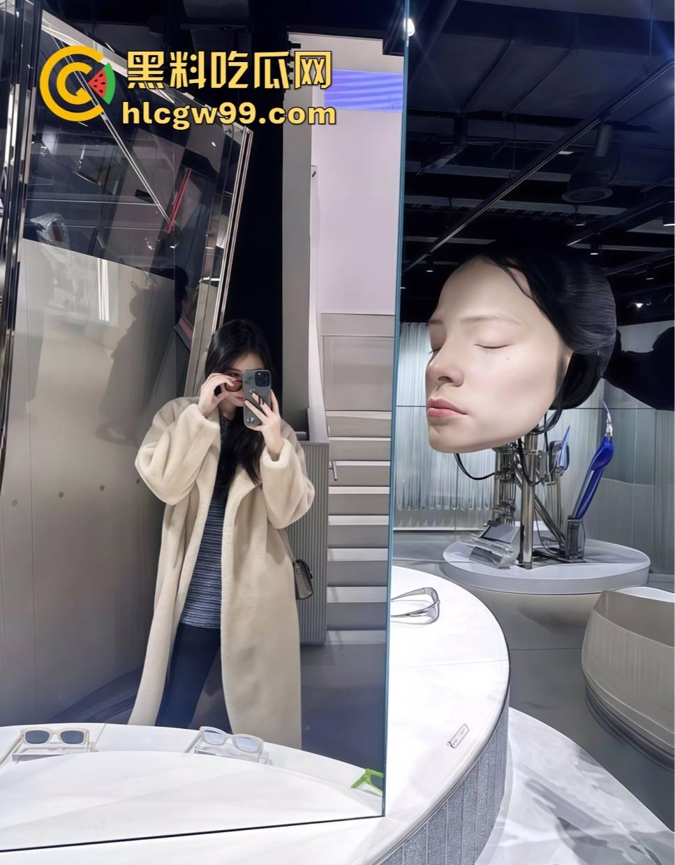 南航高颜值极品空姐【苏楠楠】被曝私底下是母狗一条， 与头等舱的金主爸爸约炮穿制服被干的嗷嗷叫！  第8张