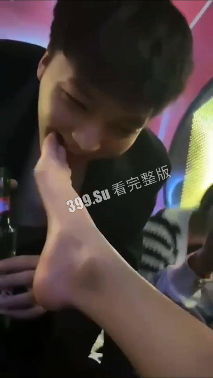 牛郎男妓篇  谁又能了解做鸭的悲哀，每天枸杞配生蚝，只要能傍上富婆，尊严又算什么！ 第3张