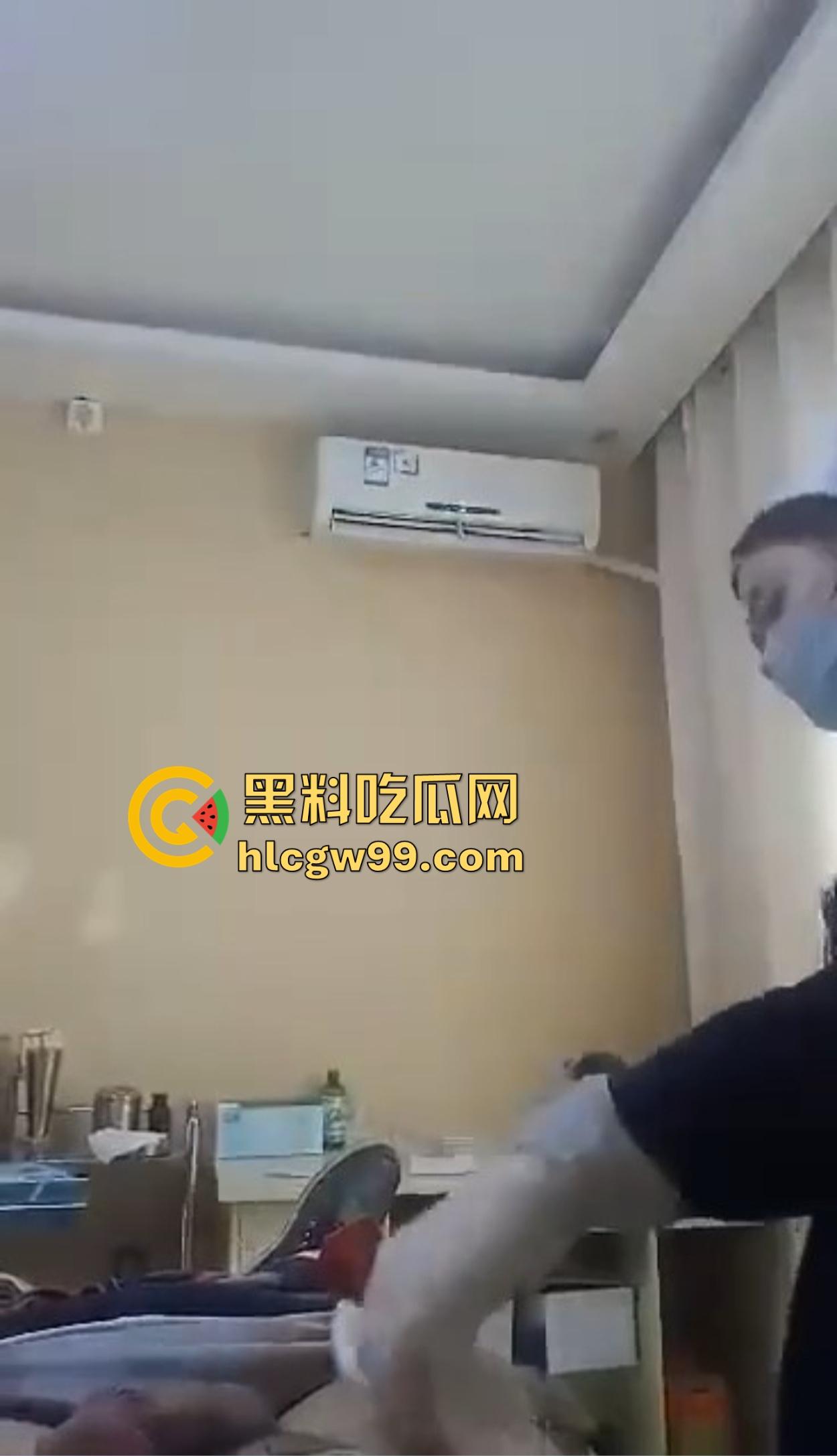 剃毛包扎变硬了？男科医院小护士手法太温柔，患者鸡巴直接顶起越摸越硬，她一句话直接把患者整破防！  第3张