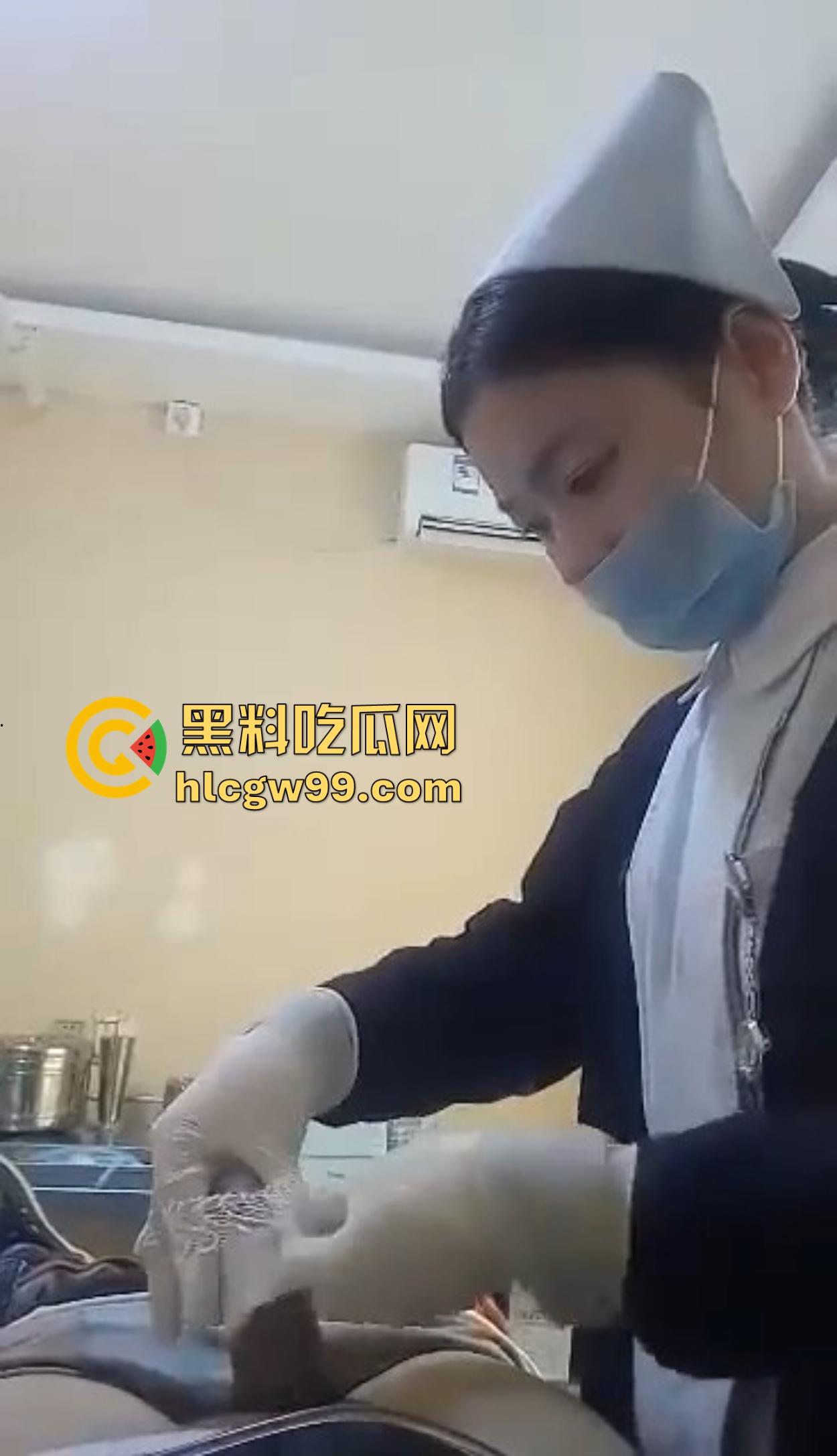 剃毛包扎变硬了？男科医院小护士手法太温柔，患者鸡巴直接顶起越摸越硬，她一句话直接把患者整破防！  第10张