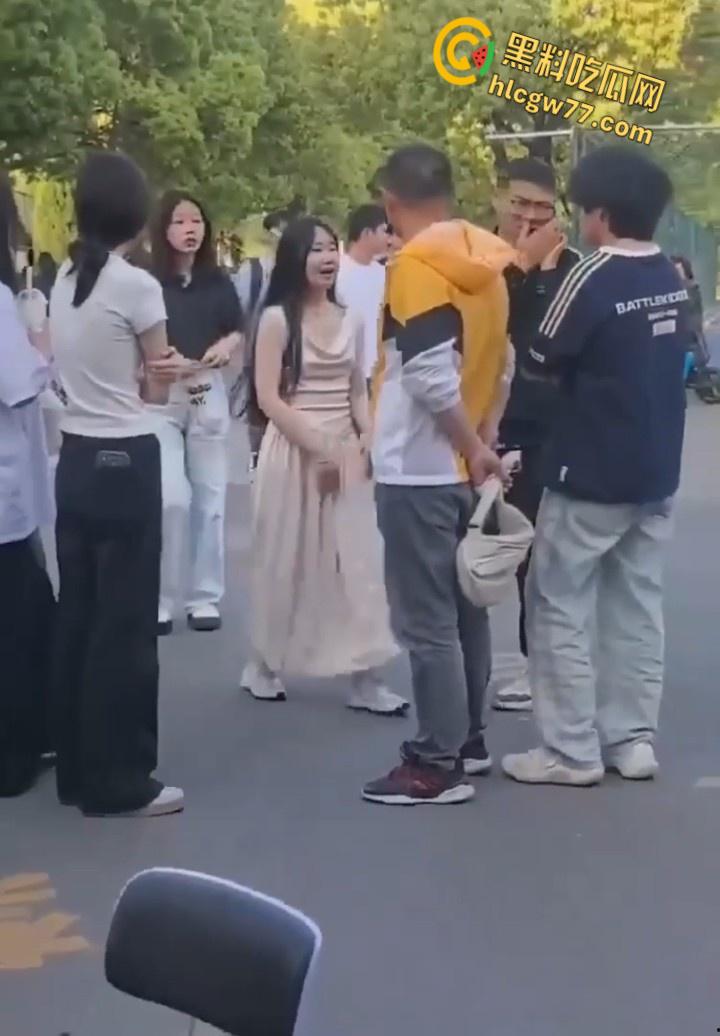 滁州学院渣男花心翻车，女友当众耳光伺候，360度捉奸现场嗨爆全网！  第7张