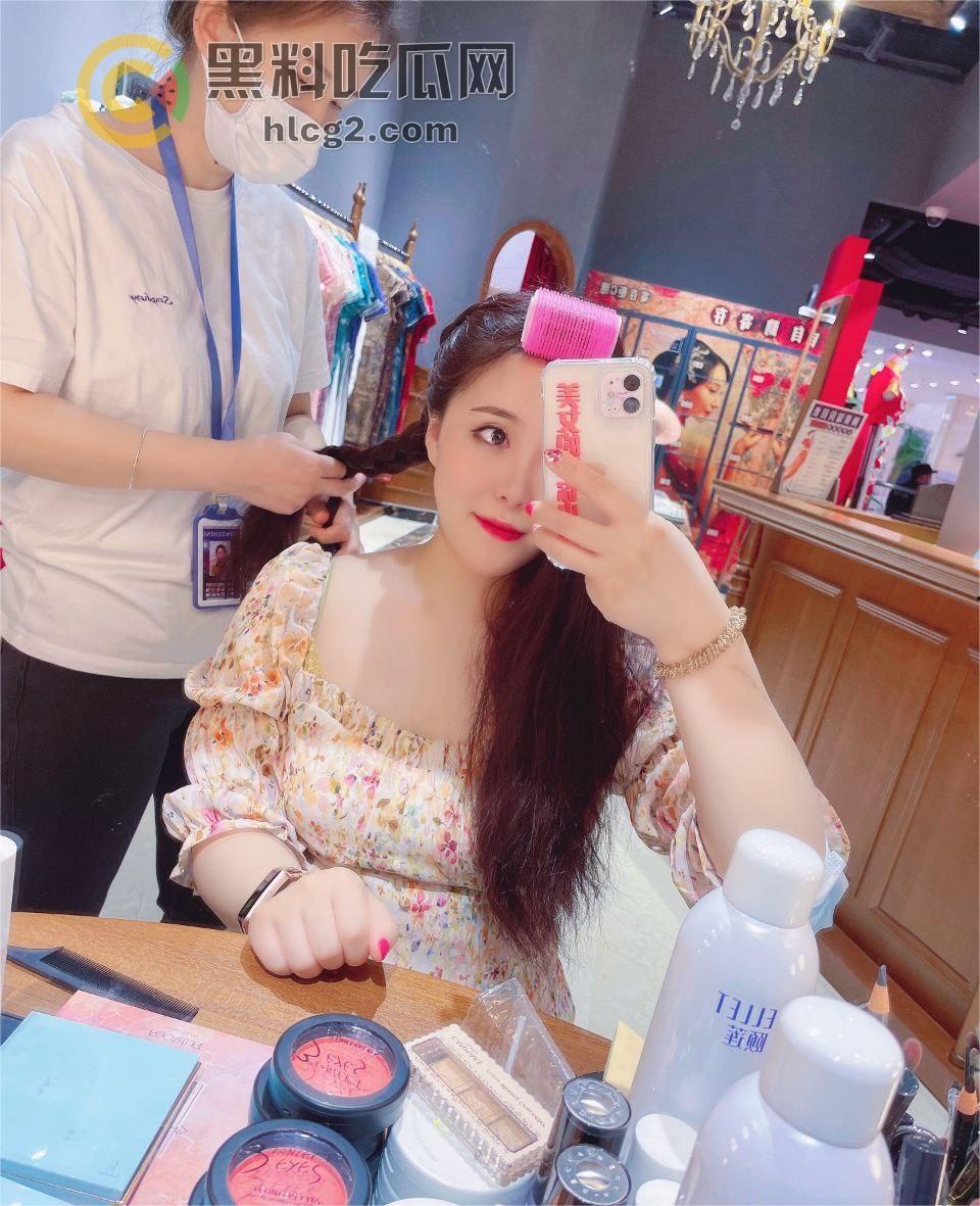 青岛巨乳少妇「李晓玲」老公远在海上，她的性感裸照让人喷鼻血！这对天生乳交圣体的诱惑太不可抗拒了  第1张