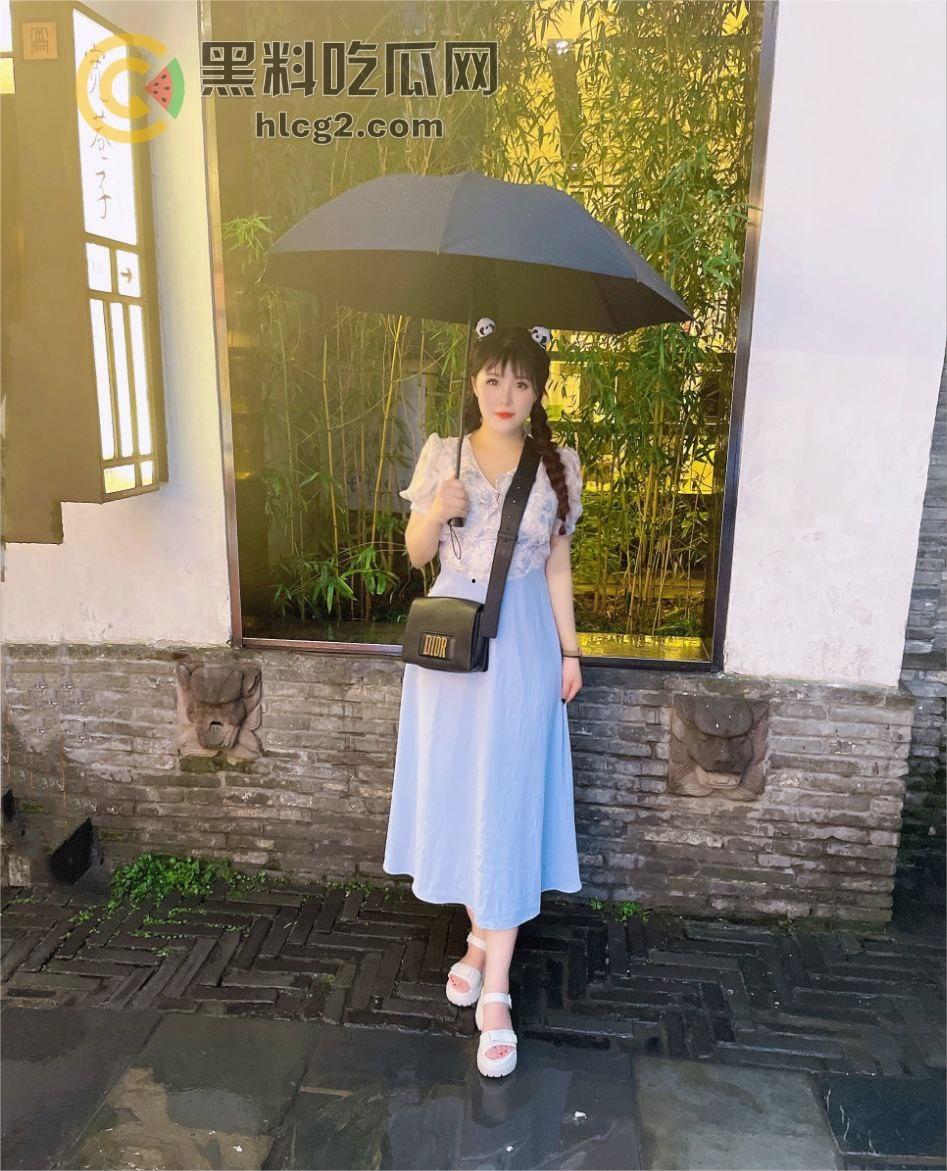 青岛巨乳少妇「李晓玲」老公远在海上，她的性感裸照让人喷鼻血！这对天生乳交圣体的诱惑太不可抗拒了  第2张