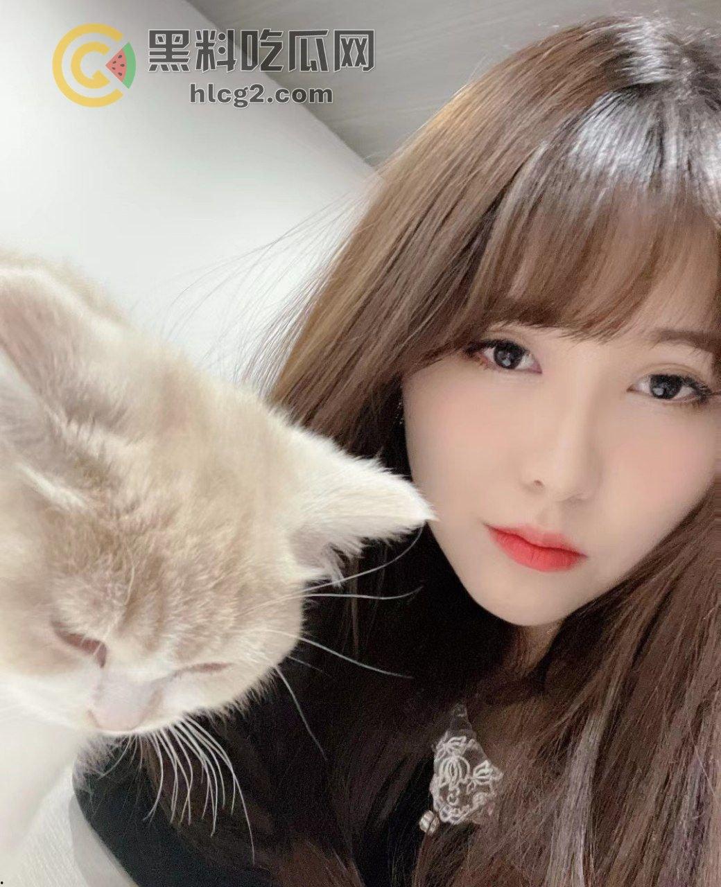 青岛巨乳少妇「李晓玲」老公远在海上，她的性感裸照让人喷鼻血！这对天生乳交圣体的诱惑太不可抗拒了  第3张