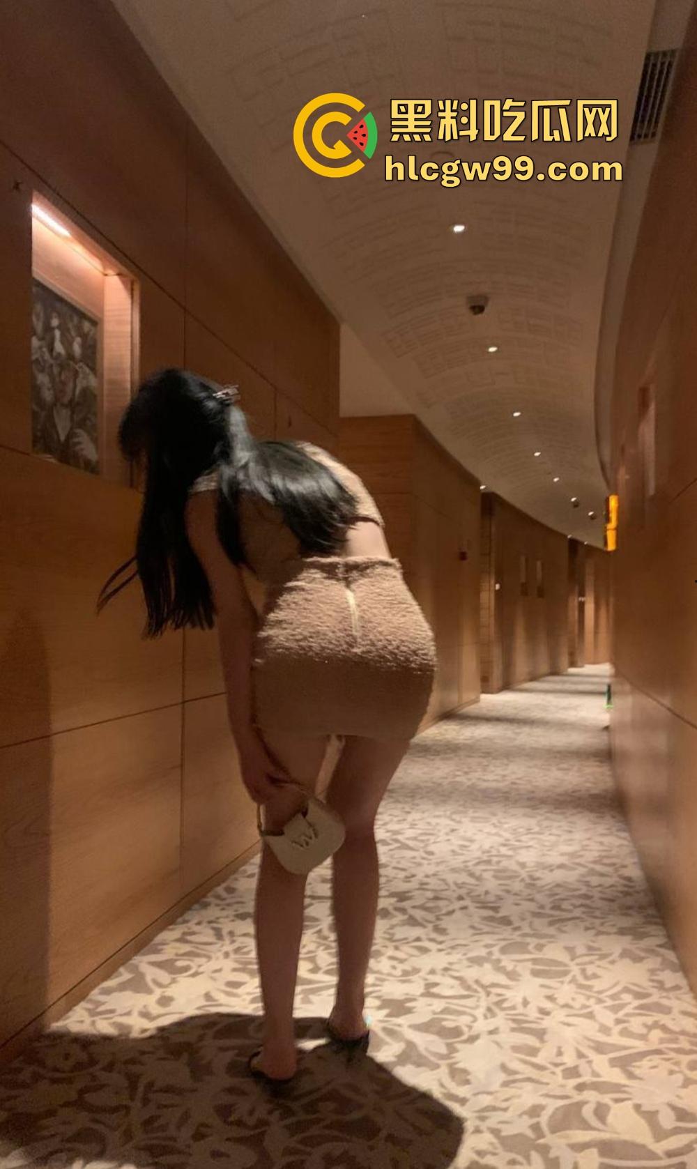 长沙炮神狂扫小淫妇，奥迪A6一开一路收割淫乱小婊子，身材爆炸的性瘾骚货，淫乱私拍流出百人斩目标稳了！  第28张