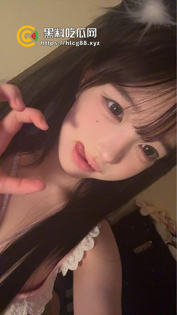 抖音美少女【鳗鱼mumu】推特卖逼，真名胡雯丽江西贱货背着男友收门槛裸聊，亲爹猥亵变态瘾曝光！  第5张