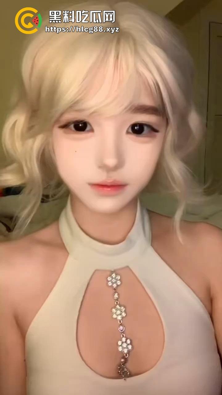 抖音美少女【鳗鱼mumu】推特卖逼，真名胡雯丽江西贱货背着男友收门槛裸聊，亲爹猥亵变态瘾曝光！  第6张