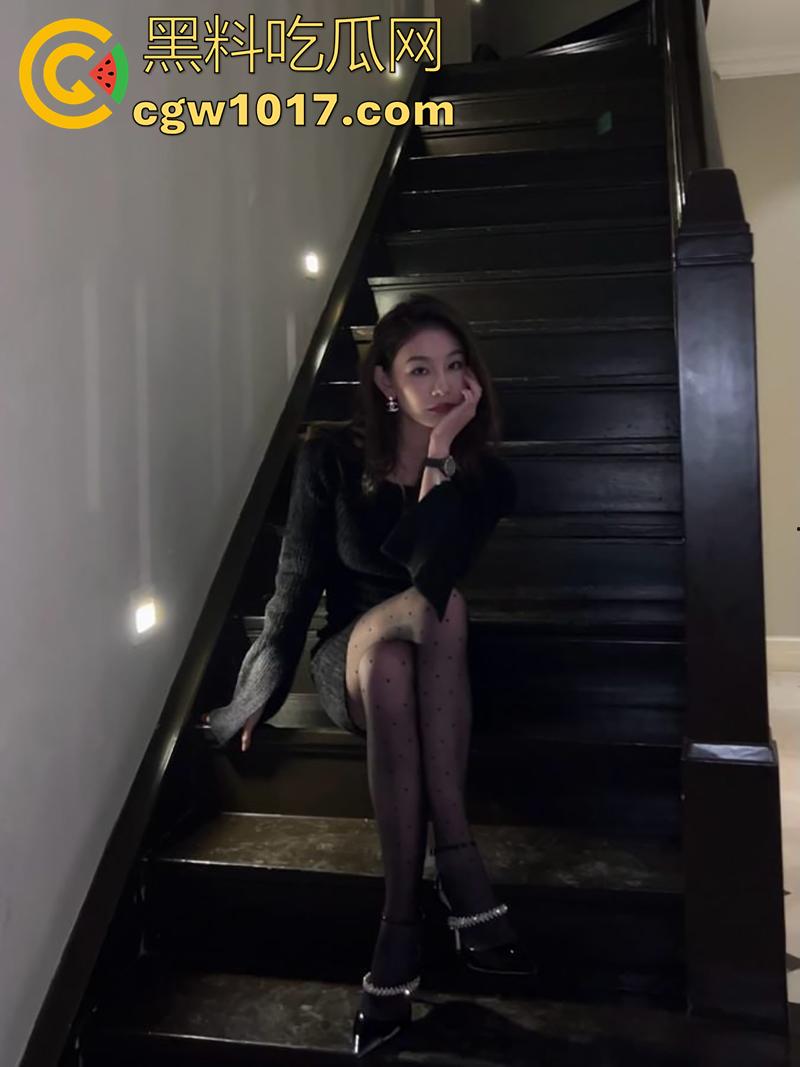 山东威海职业技术学院，顶级身材校花【陈淑芬】，穿开裆黑丝无内赴约，竟被学长下药迷奸，这身材真不是盖的！  第5张