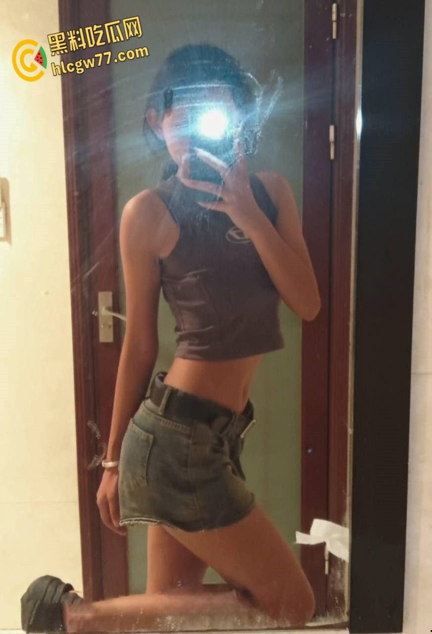 推特情侣泄密自拍，清纯反差尤物捆绑调教，口爆肥臀掀情欲狂潮！  第6张