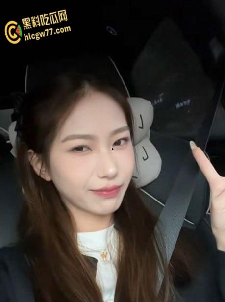 海南万宁抖音妖精【李倩倩Aplexy】酒店偷情翻车！老公抓奸床戏现场，床单凌乱真相辣眼！  第4张