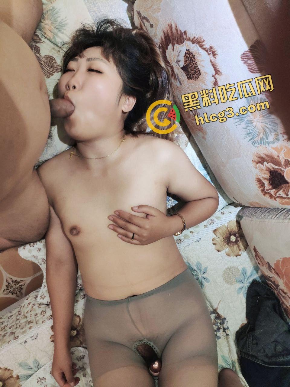 网友投稿曝光自己老婆！丰满淫妻骚母狗后入爆操 肥猪肉便器就该拿来曝光  第10张