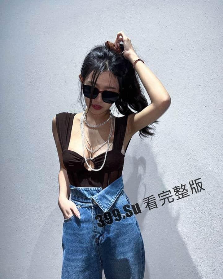 台湾 极品服装店 美乳老板娘 和男友私拍视频流出  在公共厕所做爱不敢发出声 第5张