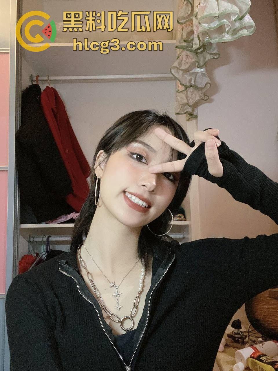 成都高颜值老师胡可煊全裸调教视频泄露，变身听话母狗！  第2张