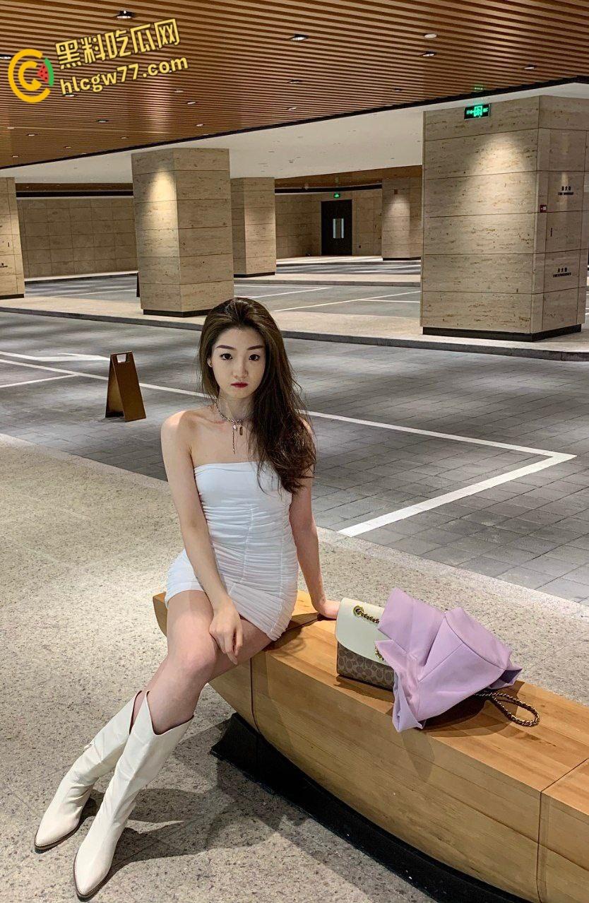 清纯卫校护士【刘思雯】化身淫荡小母狗，宾馆情趣约啪引爆反差诱惑！  第2张