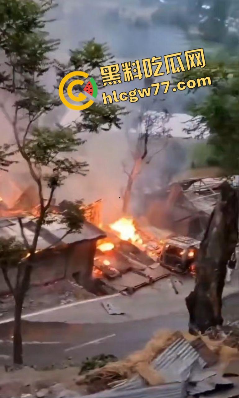 印巴局势炸裂！指挥官游戏玩多了，在游戏中的战术全部实施到现实中了！农民头被炸烂！  第2张