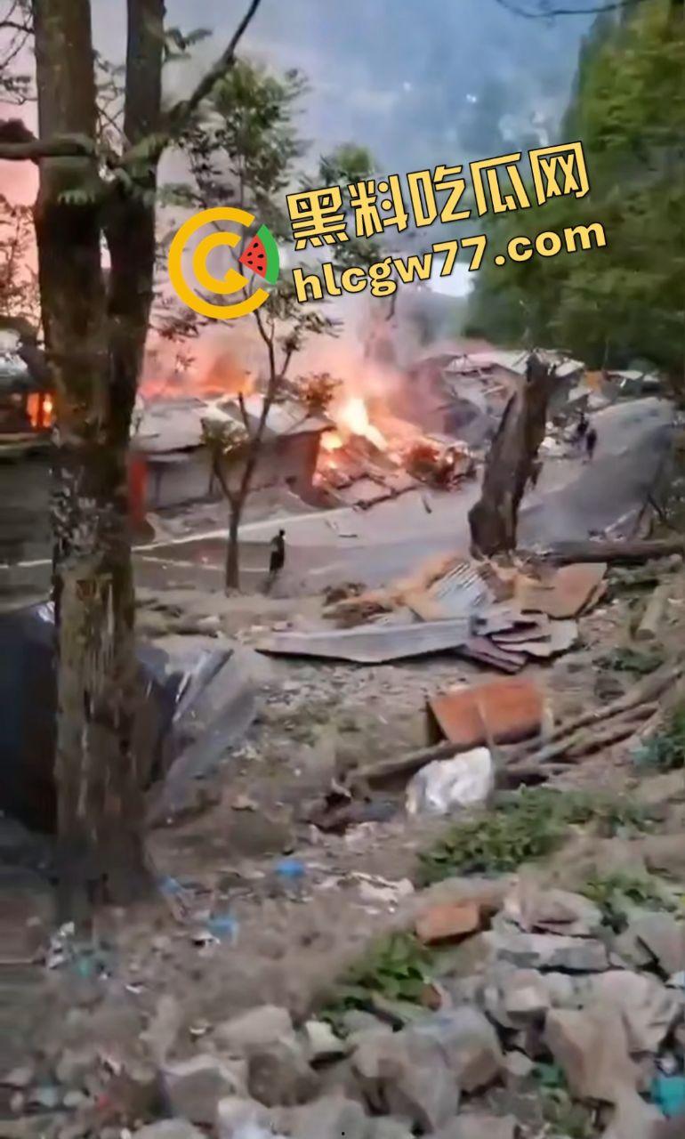 印巴局势炸裂！指挥官游戏玩多了，在游戏中的战术全部实施到现实中了！农民头被炸烂！  第3张