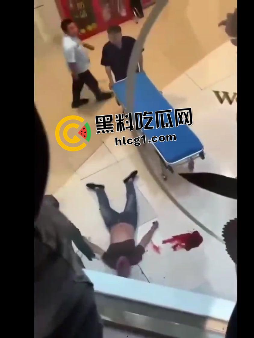 保定万博广场 三天两跳 都直接摔死  现场血腥视频流出 第2张