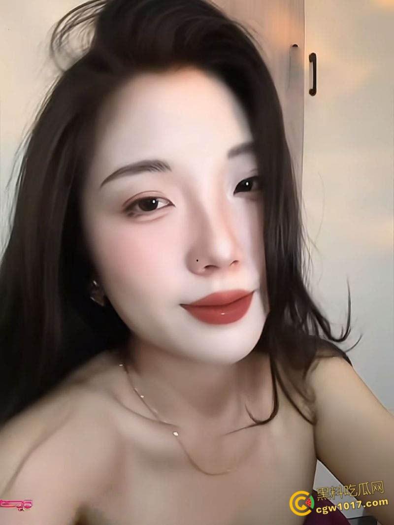 广东惠州小少妇【方瑞祺】，家中跪地口交榨精，打飞机手法堪比技师，黑丝翘臀足交，极致诱惑汁溅高潮！  第2张