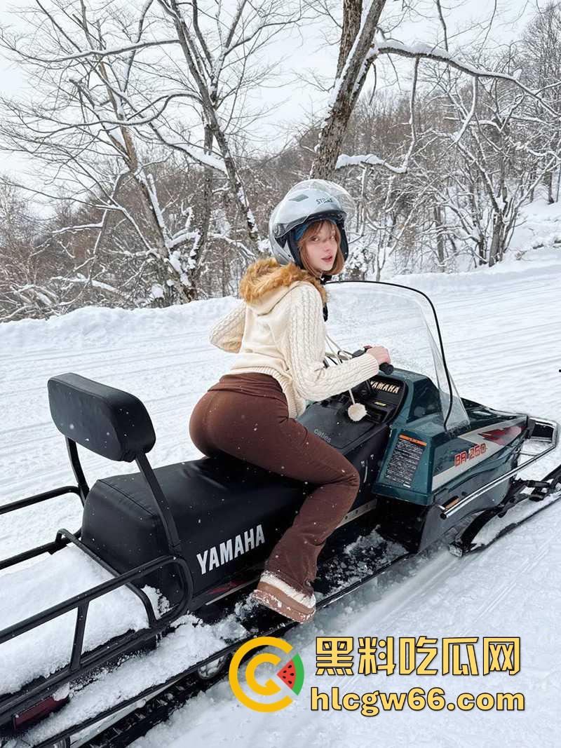 世界首富【马斯克】变性儿子【薇薇安】大尺度写真福利 有钱就是不一样啊这b都做的栩栩如生 变性人天花板！  第5张