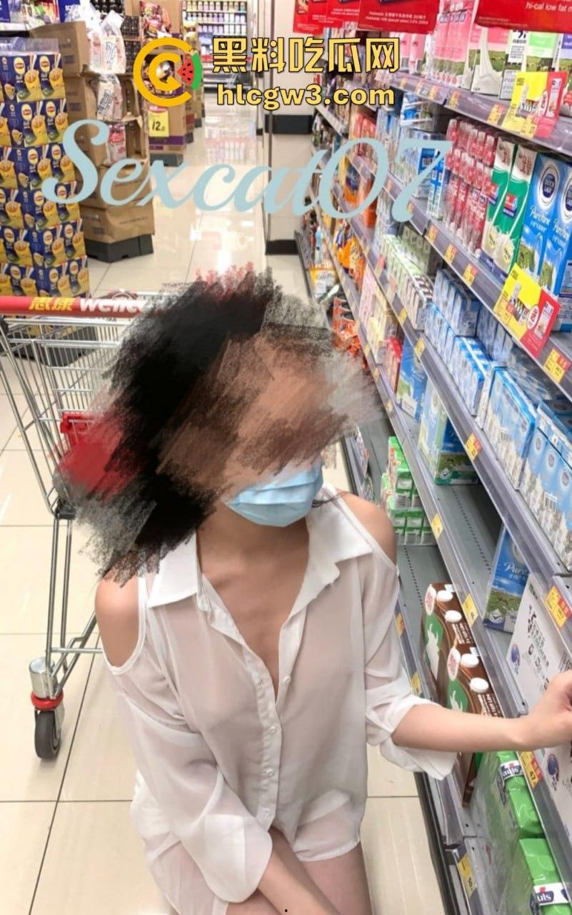 OF绿帽圈爆火的骚妻【性感的猫】私拍流出！福利级换妻淫乱，线下约单男，全程母狗式狂浪！  第1张