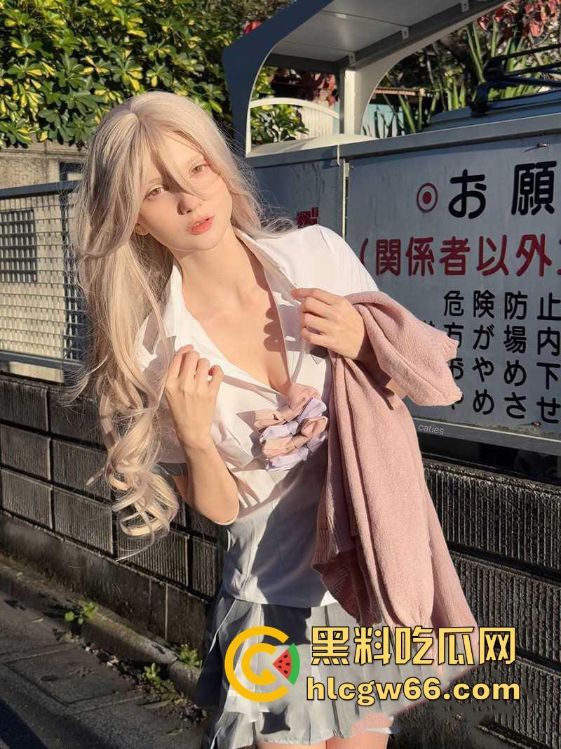 世界首富【马斯克】变性儿子【薇薇安】大尺度写真福利 有钱就是不一样啊这b都做的栩栩如生 变性人天花板！  第6张