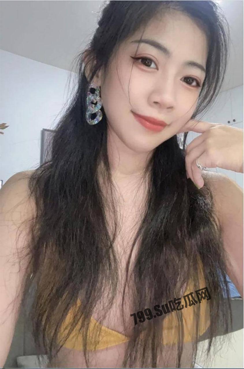 网传人气博主 王语瞳 被金主调教完成任务 餐厅内超大尺度脱衣露出！公众场合拍内裤及厕所自慰片流出  第6张