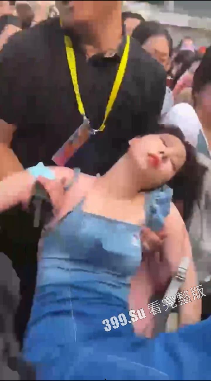 TFBOYS十周年演唱会女粉图鉴  并向抗洪一线的人民子弟兵致敬！ 第12张