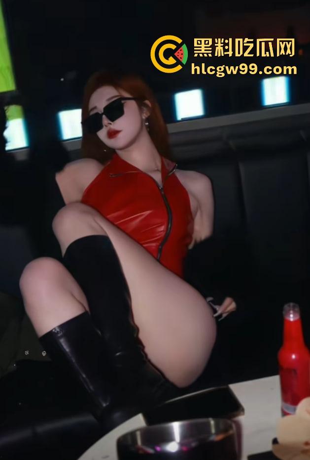 抖音282万粉大长腿御姐【DJ Nico】爱跳舞泄密，金主爸爸无套内射精致美穴，原来是个拜金婊，粉丝心碎！  第6张