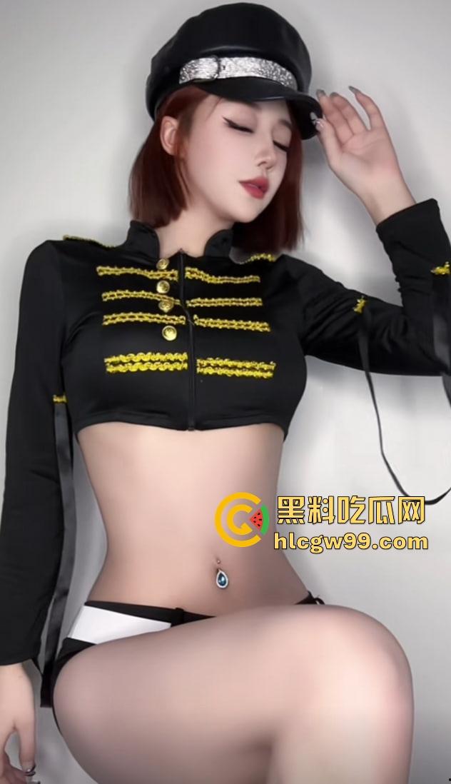 抖音282万粉大长腿御姐【DJ Nico】爱跳舞泄密，金主爸爸无套内射精致美穴，原来是个拜金婊，粉丝心碎！  第9张