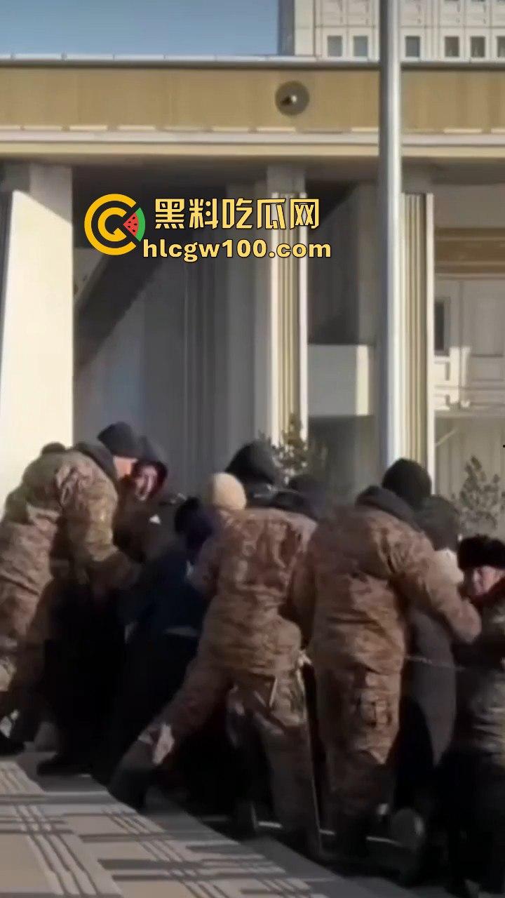 蒙古首都乌兰巴托市中心发生大规模示威游行，原来邻国也不是想象中的那么太平嘛  第6张