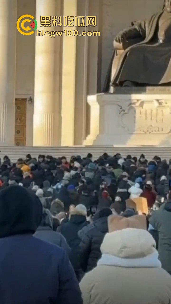 蒙古首都乌兰巴托市中心发生大规模示威游行，原来邻国也不是想象中的那么太平嘛  第7张