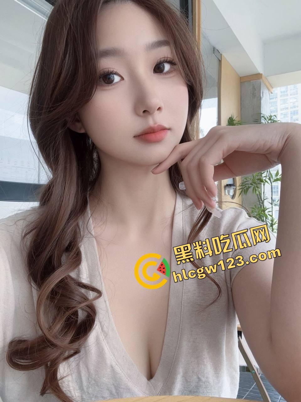 农业片天花板，大胸妹模仿奶牛挤奶，乳头夹得哆嗦喷汁，这奶子还能这样玩？奶牛看了都沉默！  第5张