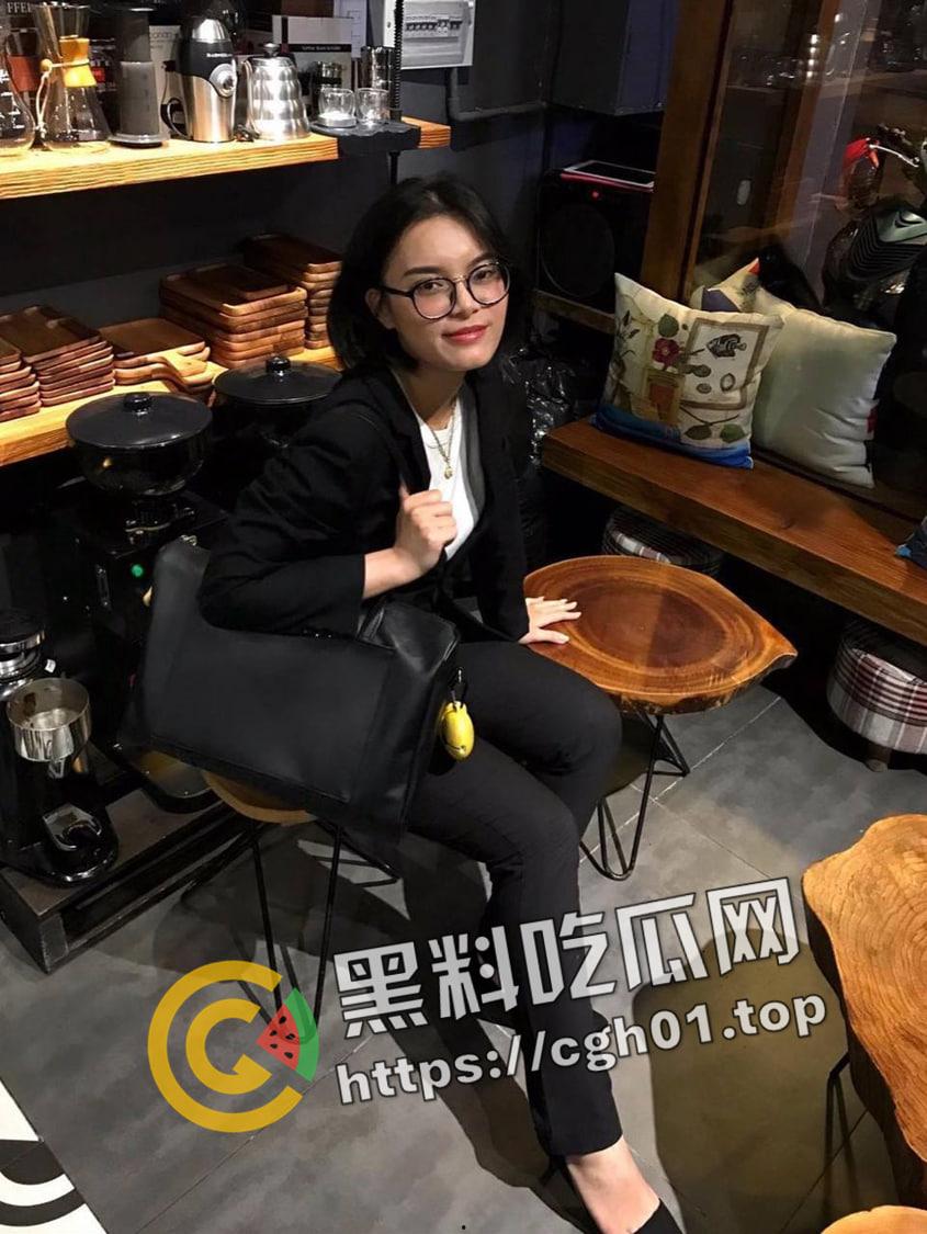 上海互联网公司高管流出 高冷御姐眼镜娘 到了床上骚的像女优 水枪一样喷水  第2张