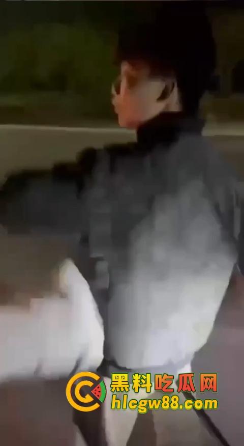 普宁盛产精神小伙，精神小伙又疯了？刀仔砍人血溅街头，这回不是社会摇，是进局子摇！  第9张