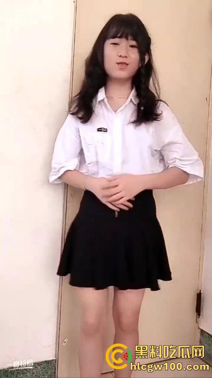 杭州商贸旅游学院【吴文琪】自拍骚照自慰视频流出，自称淫奴金主大佬远程调教。  第1张