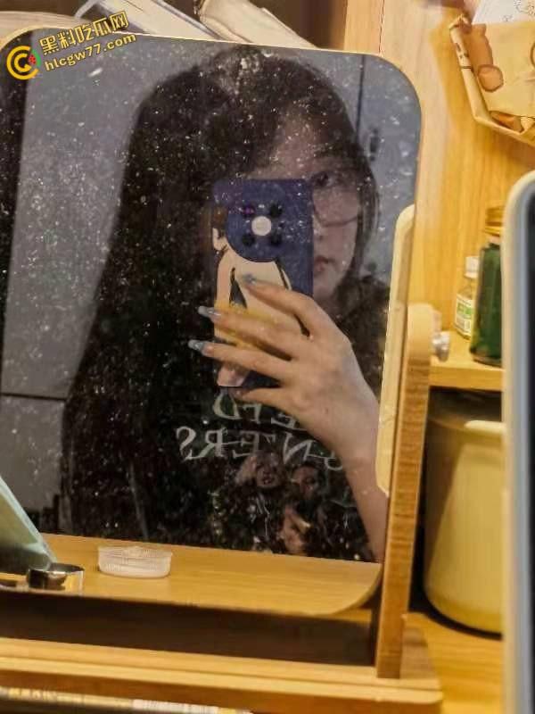 曲阜师大【孙雅欣】，被狂操高潮喷水，回宿舍又自慰湿透床单，真是个骚母狗！  第1张