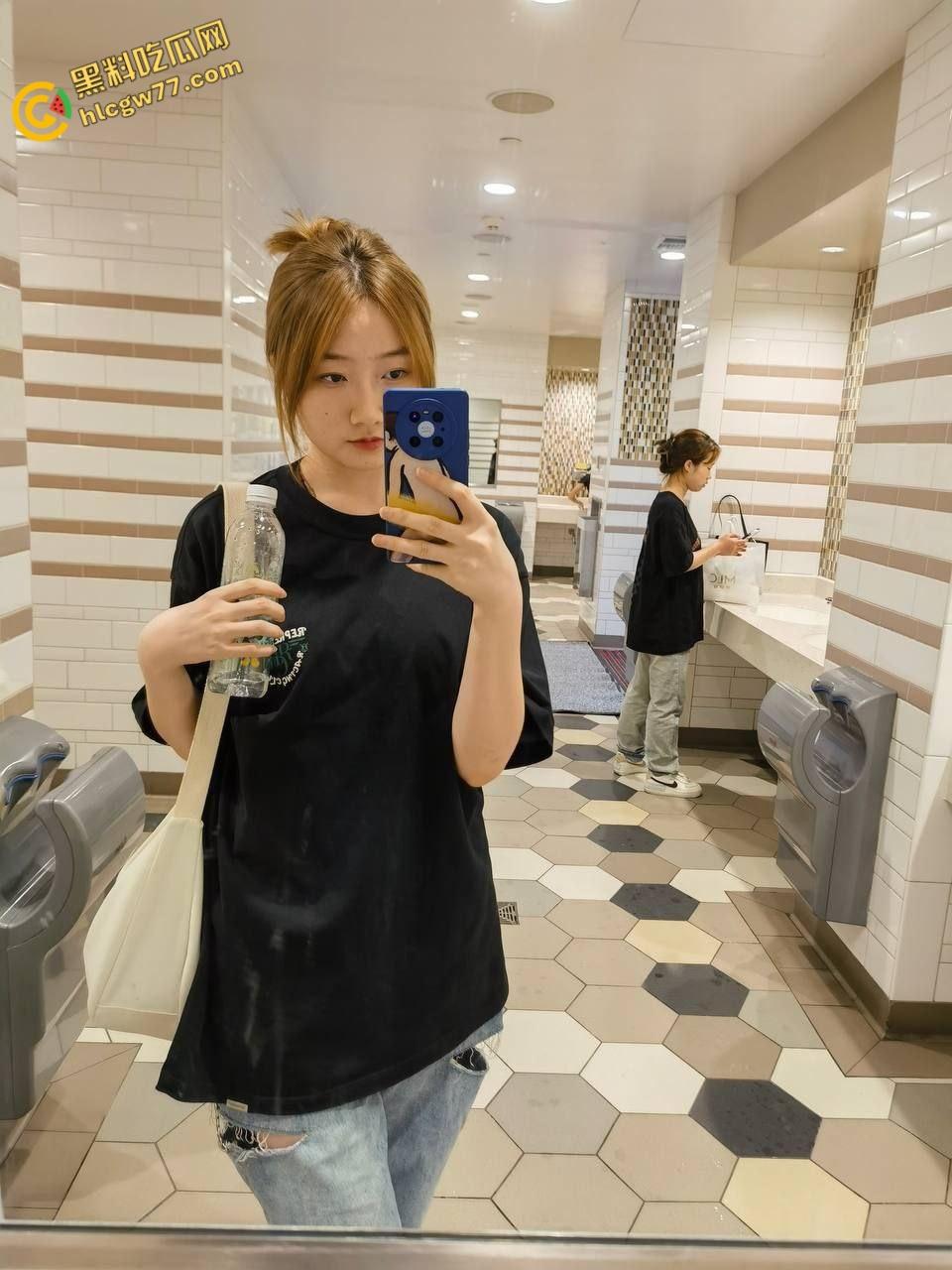 曲阜师大【孙雅欣】，被狂操高潮喷水，回宿舍又自慰湿透床单，真是个骚母狗！  第3张