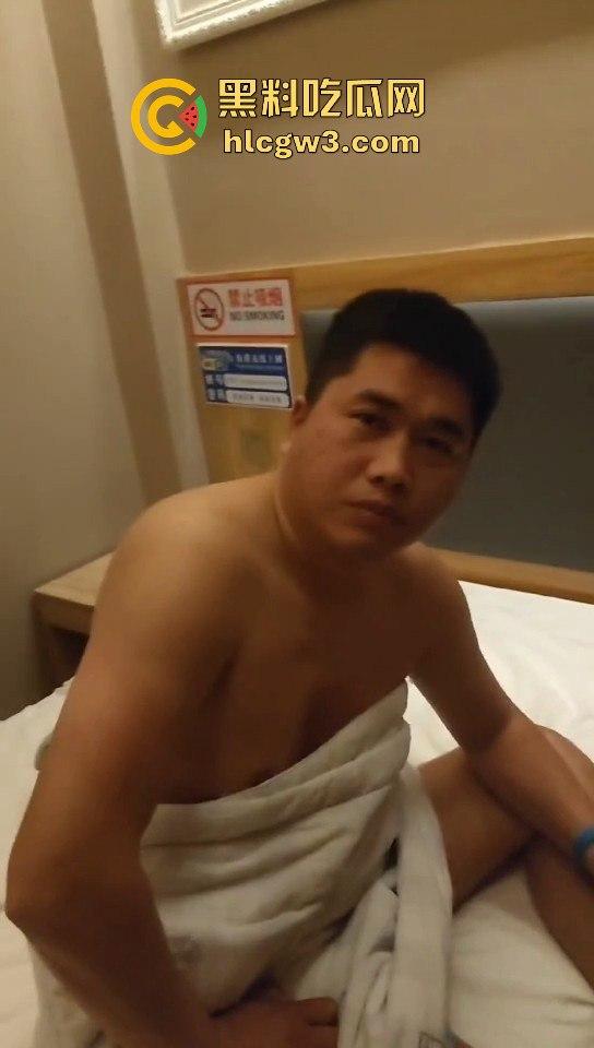 瓜友爆料山东狼友，洗澡脱光还没上钟就被老婆抓，这钱退不退？老婆说饭都吃不上了你还跑出来浪！  第7张