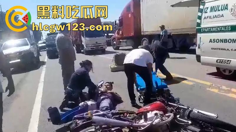 血腥恐怖交通事故，圣克鲁斯男骑手出车祸，左腿被当场撞断，现场视频流出胆小者勿入！  第5张