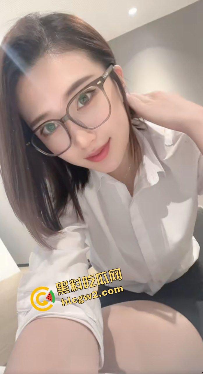 抖音极品身材汽车销售骚货『小纸片』月末冲业绩献身骚臀 女上位榨精猛怼！独家曝光！  第5张