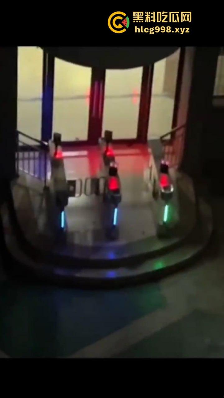 海南桂林洋学校半夜鬼哭? 被视频第3秒吓到了 这谁来解释一下?? 第3张 海南桂林洋学校半夜鬼哭? 被视频第3秒吓到了 这谁来解释一下?? 第3张